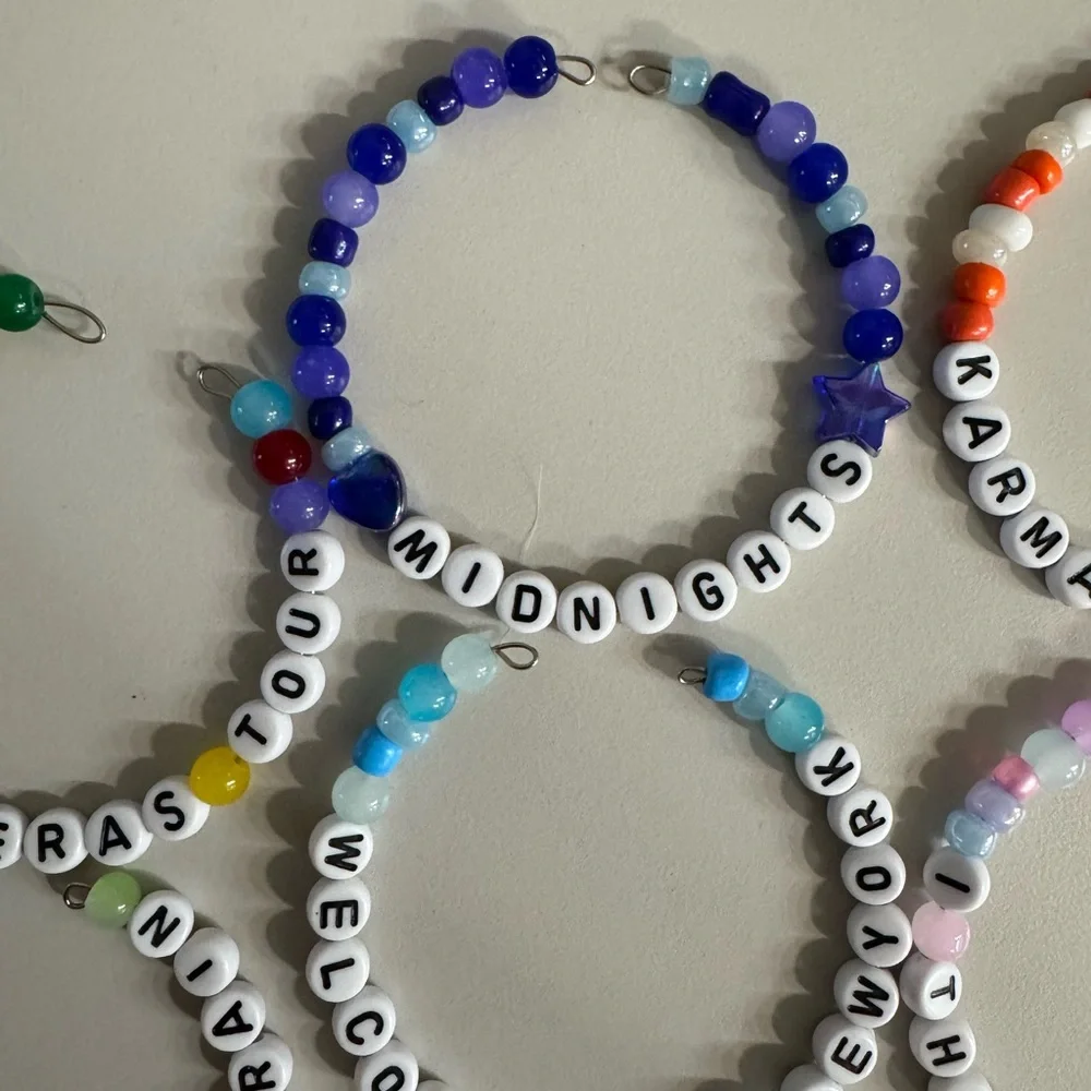Taylor Swift Friendship Bracelets (all 8 included) - size inclusive - Picture 5 of 8
